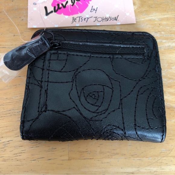 Betsey Johnson Luv Betsey Snap Card Wallet Black Tonal Stitched Rose Pattern NWT - Picture 5 of 16